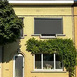 Charming 3-Bedroom House With Big City Garden, Ideal For Expats Or Families