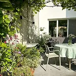 Charming 3-Bedroom House With Big City Garden, Ideal For Expats Or Families