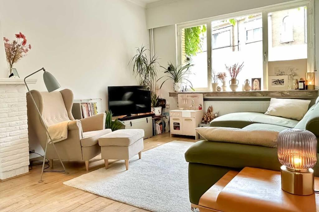Charming 3-bedroom House With Big City Garden, Ideal For Expats Or Families Appartement