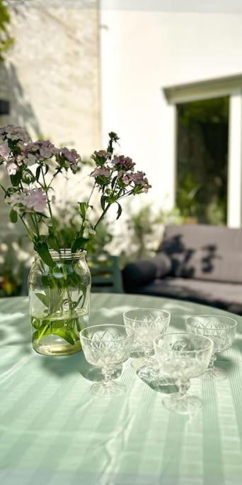 Appartement Charming 3-bedroom House With Big City Garden, Ideal For Expats Or Families