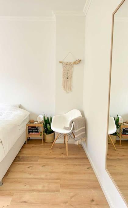 Apartment Charming 3-bedroom House With Big City Garden, Ideal For Expats Or Families *