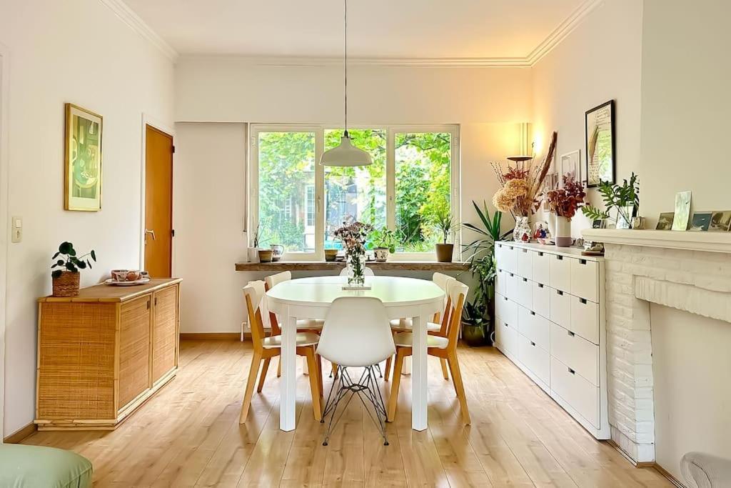 Charming 3-bedroom House With Big City Garden, Ideal For Expats Or Families Apartment