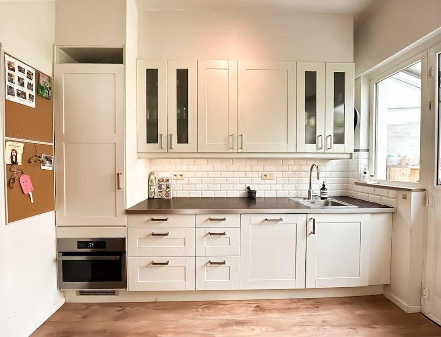 Appartement Charming 3-bedroom House With Big City Garden, Ideal For Expats Or Families Antwerpen